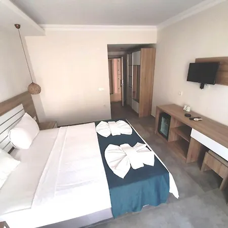米克维公寓和酒店 3* 厄吕代尼兹