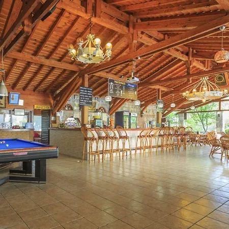 米克维公寓和酒店 3*