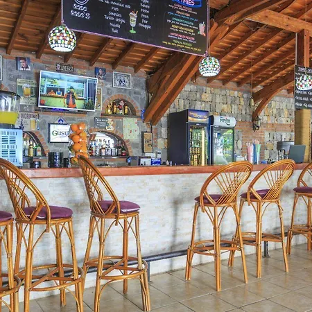 米克维公寓和酒店 3* 厄吕代尼兹